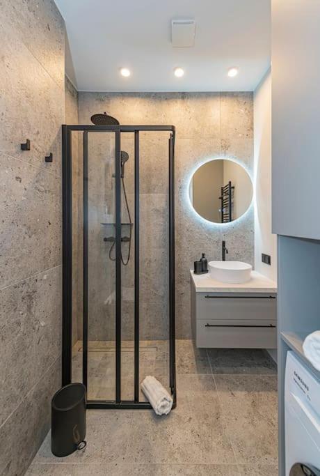 Lovely 1Bd Central Apartment By Hostlovers Κάουνας Εξωτερικό φωτογραφία